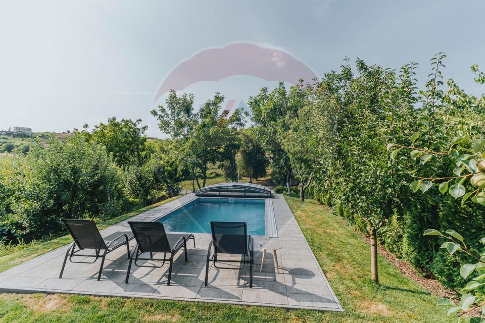 Ready to Move Family Home with Heated Pool – Gheorghe Doja Street, Ora