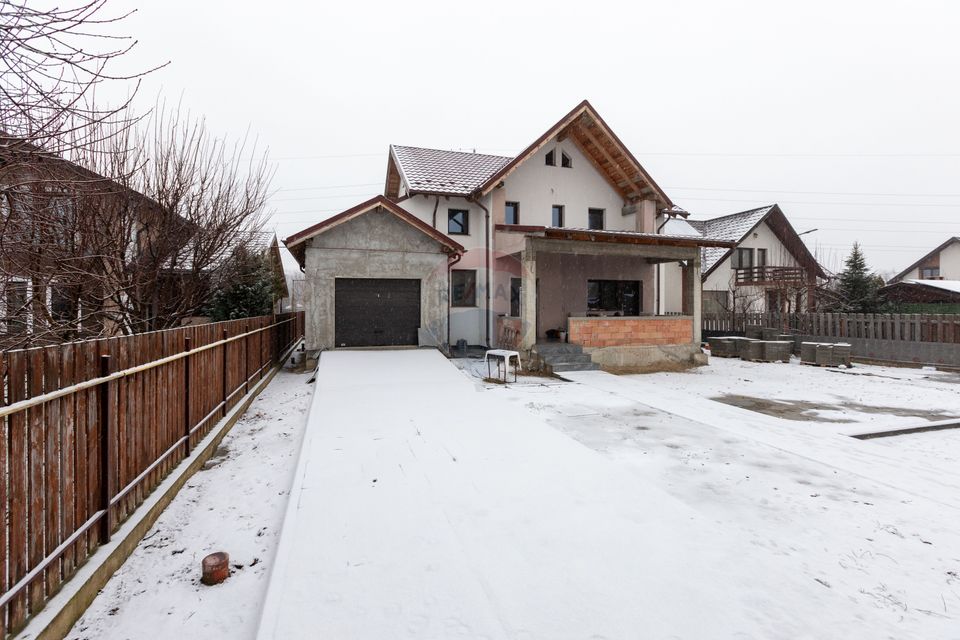Casă / Vilă cu 4 camere de vânzare în Cartier - Gheraiesti