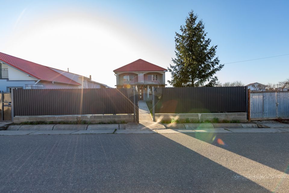 4 room House / Villa for sale