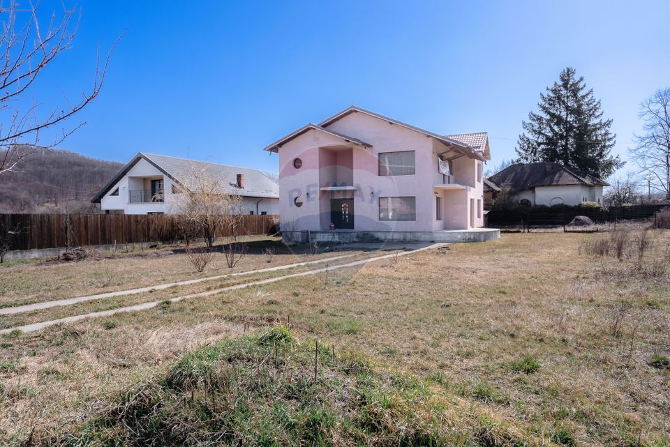 5 room House / Villa for sale