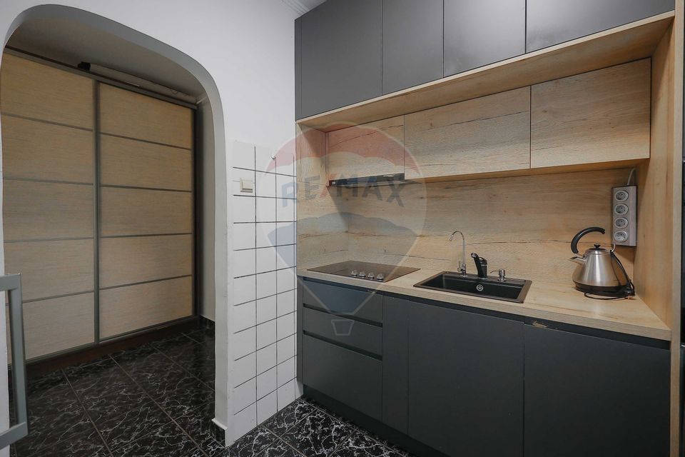 Apartament cu 3 camere de vânzare – ultracentral, vedere panoramică