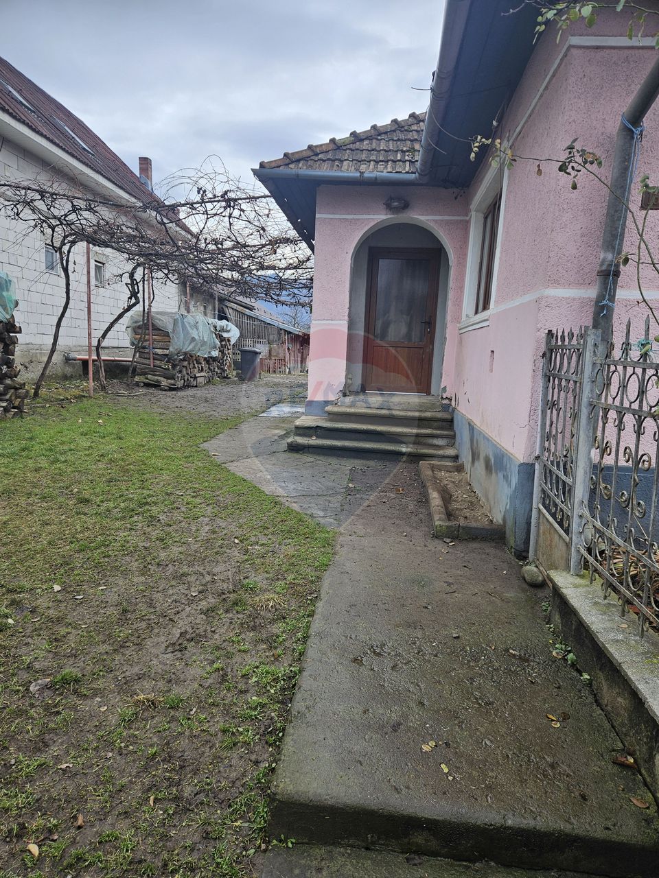 5 room House / Villa for sale