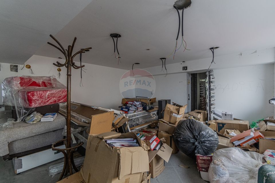 Cladire de 902 mp utili de vânzare, zona Grivitei - DN 13, COMISION 0