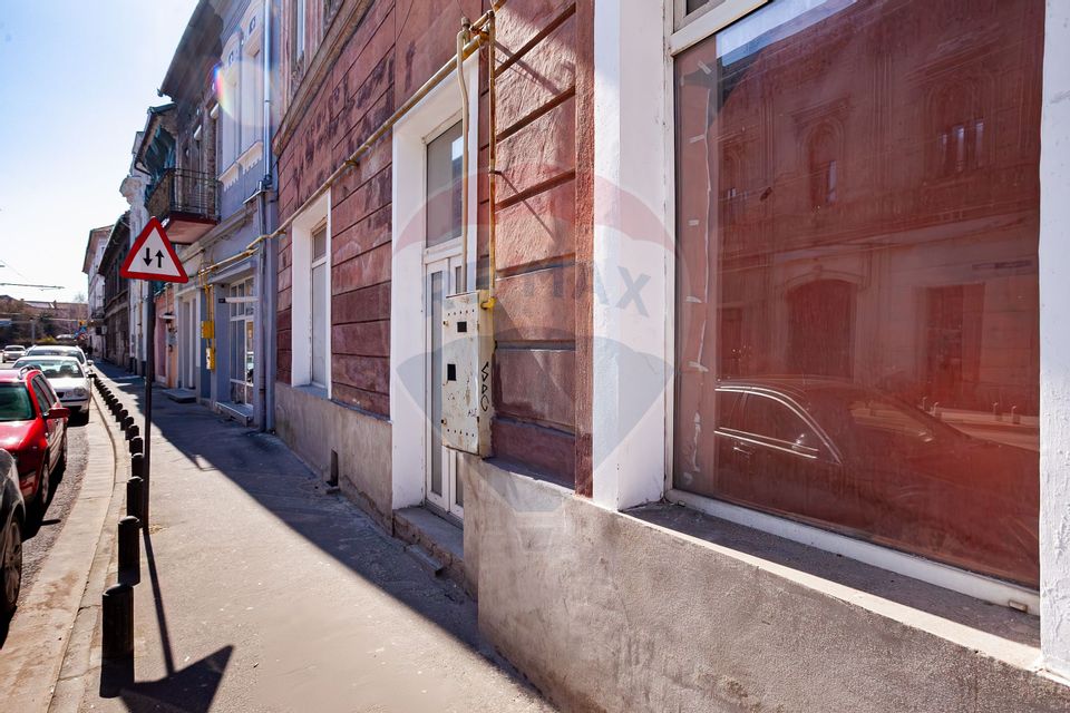 65sq.m Commercial Space for sale, Central area