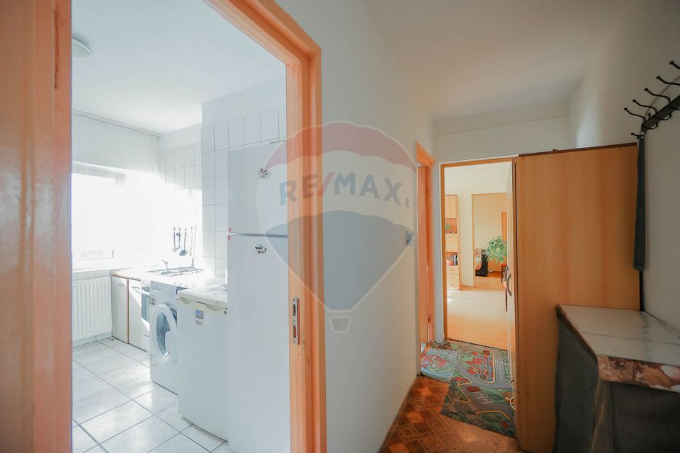 De vânzare apartament cu 2 camere zona Ioșia