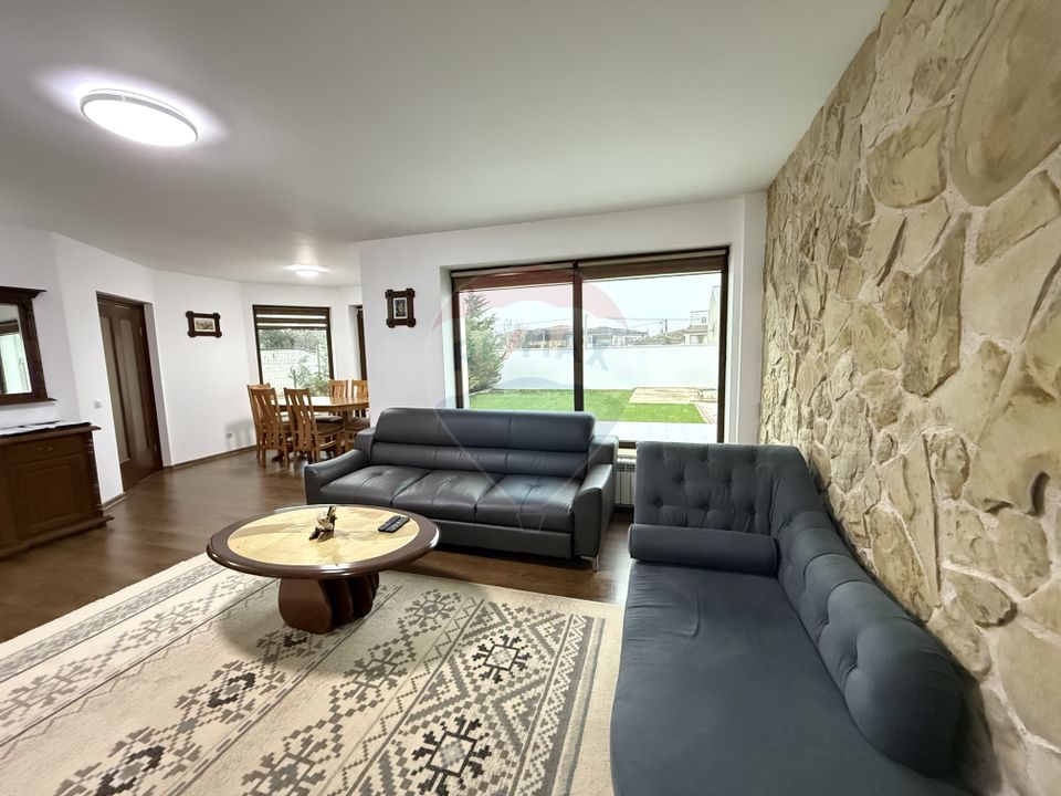 Casă / Vilă cu 7 camere de vânzare în Ovidiu Sud Constanta