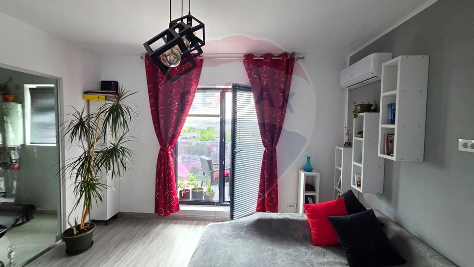 Apartament cu vedere spectaculoasa spre lac in Aqua City