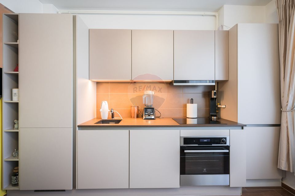 Apartament 3 camere tip duplex cu parcare si boxa la Maurer Residence