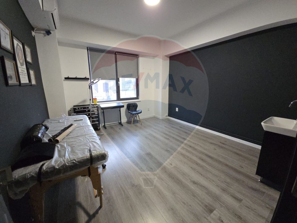 50sq.m Commercial Space for rent, Nicolina area