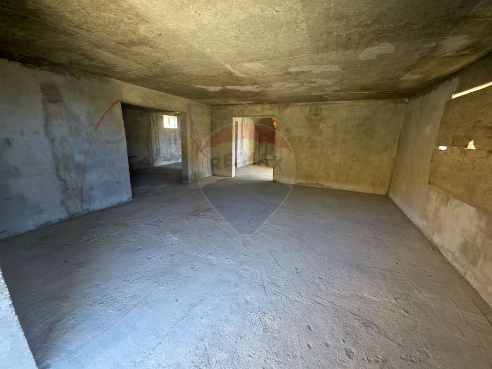 Casă / Vilă cu 5 camere de vânzare