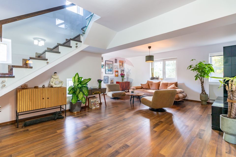 A House Like Home, beautiful courtyard 1950sqm, near the Green Quarter