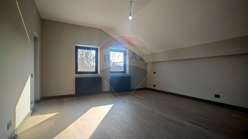 4 bedroom villa for sale I Corbeanca I Blue Lagoon