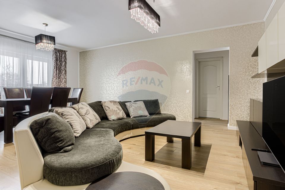 Apartament 3 camere + loc de parcare zona Subcetate