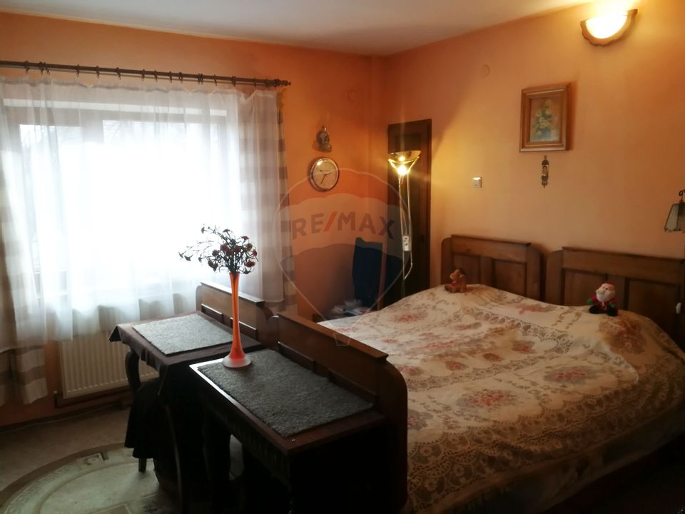 4 room House / Villa for sale, Valea Borcutului area