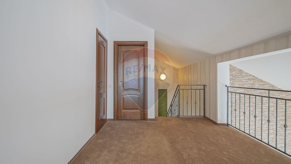 De vanzare penthouse in Tractoru, 3 camere, mobilat si utilat