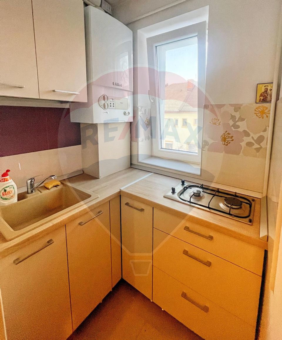 Apartament 2 camere în zona Decebal -Piața Muncii