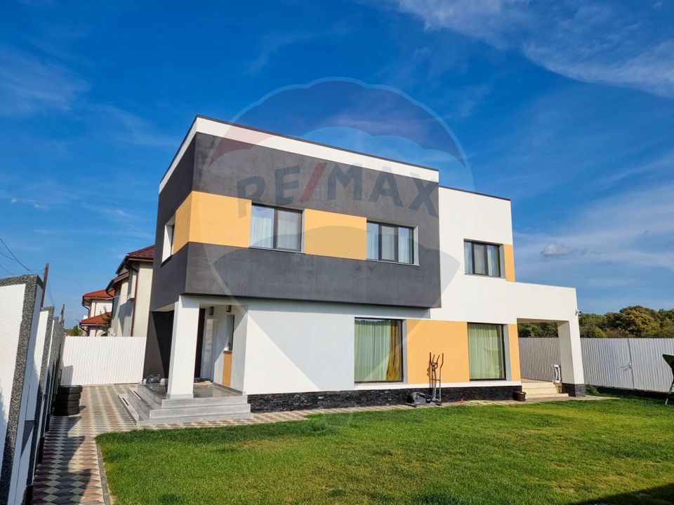 House - Villa 4 rooms in Pantelimon Magic Lake, Cernica forest