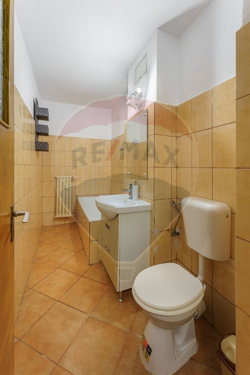 Garsoniera decomandata - Motoc 9 -  13 Septembrie