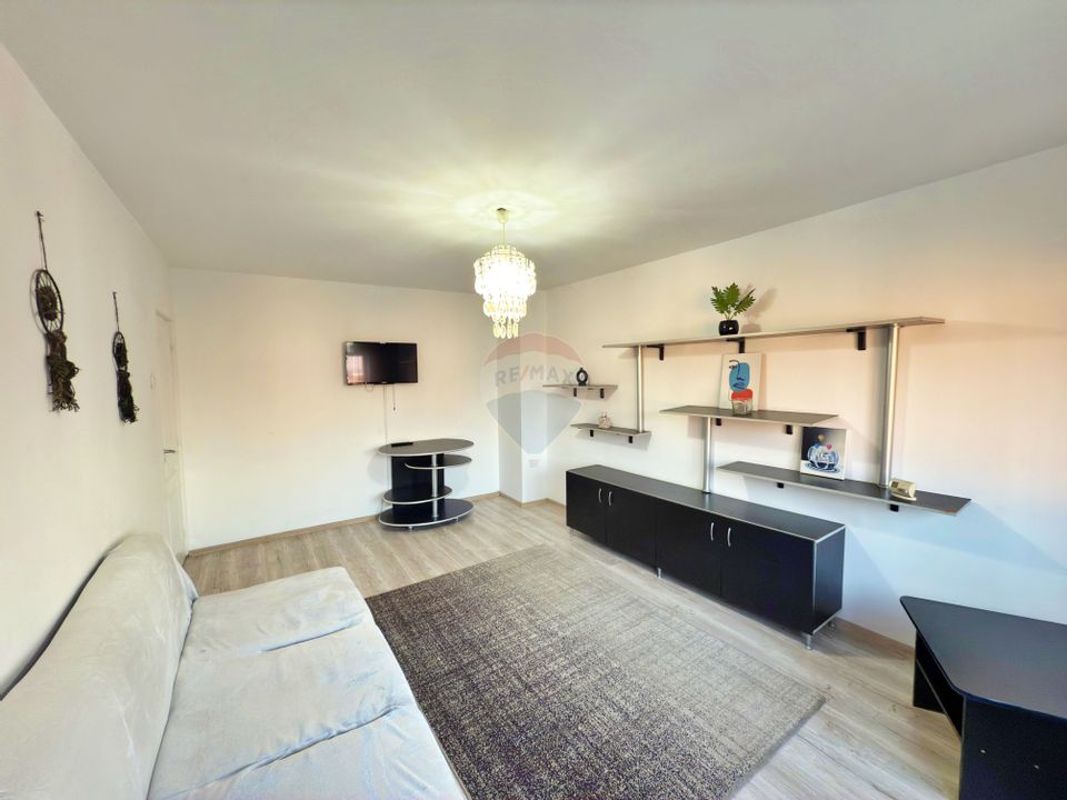 Apartament cu 3 camere de închiriat în Alfa, Arad.