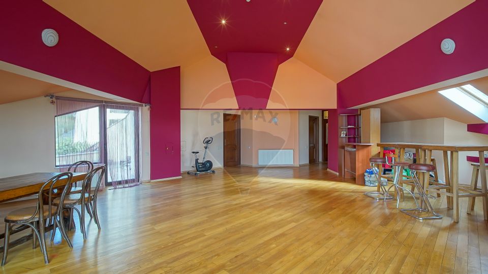 Casă / Vilă de vânzare – Strada Sitei nr. 42, Brașov