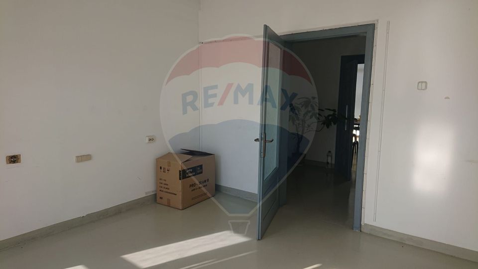 140sq.m Office Space for rent