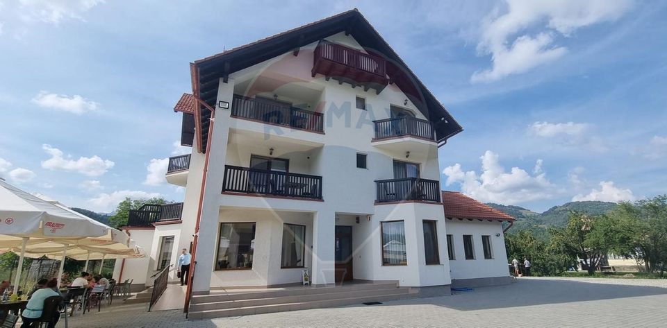 15 room Hotel / Pension for sale