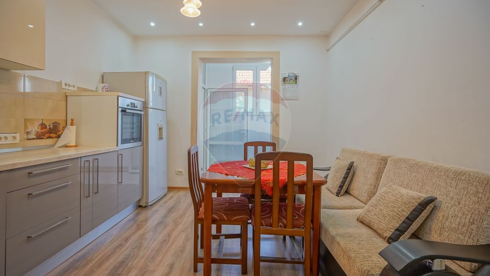 7 room House / Villa for sale, Aurel Vlaicu area