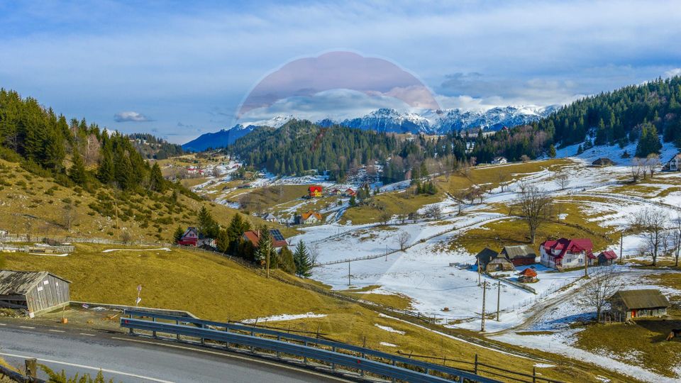 Teren intravilan CU PRIVELISTE DE POVESTE- Fundata- Romania