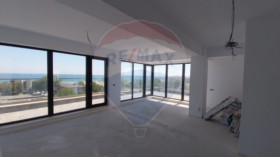 Penthouse de vanzare in Statiunea Mamaia lift privat