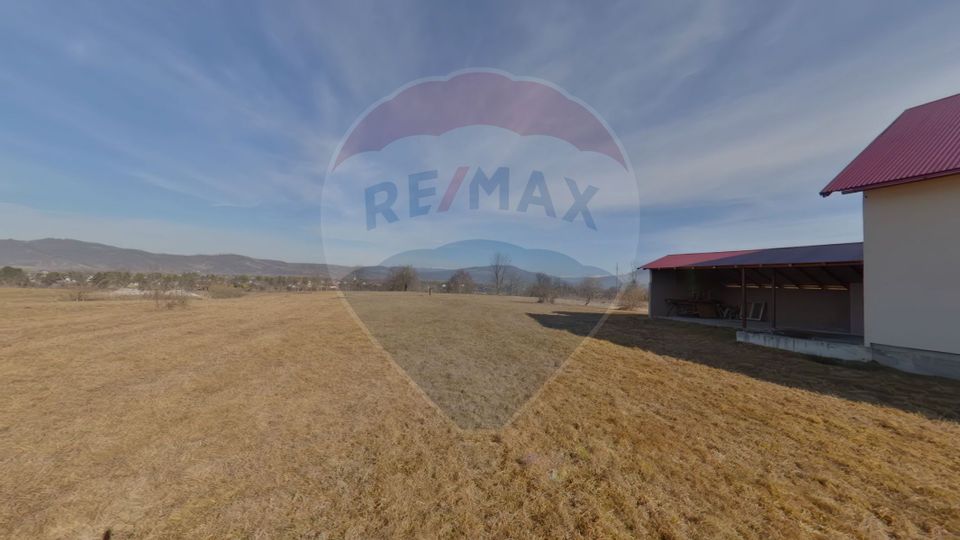 Casă / Vilă cu 8 camere de vânzare
