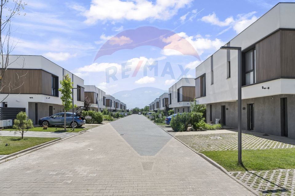 Villa 4 rooms, 202 sqm usable, Corbeanca, complex with swimming pool