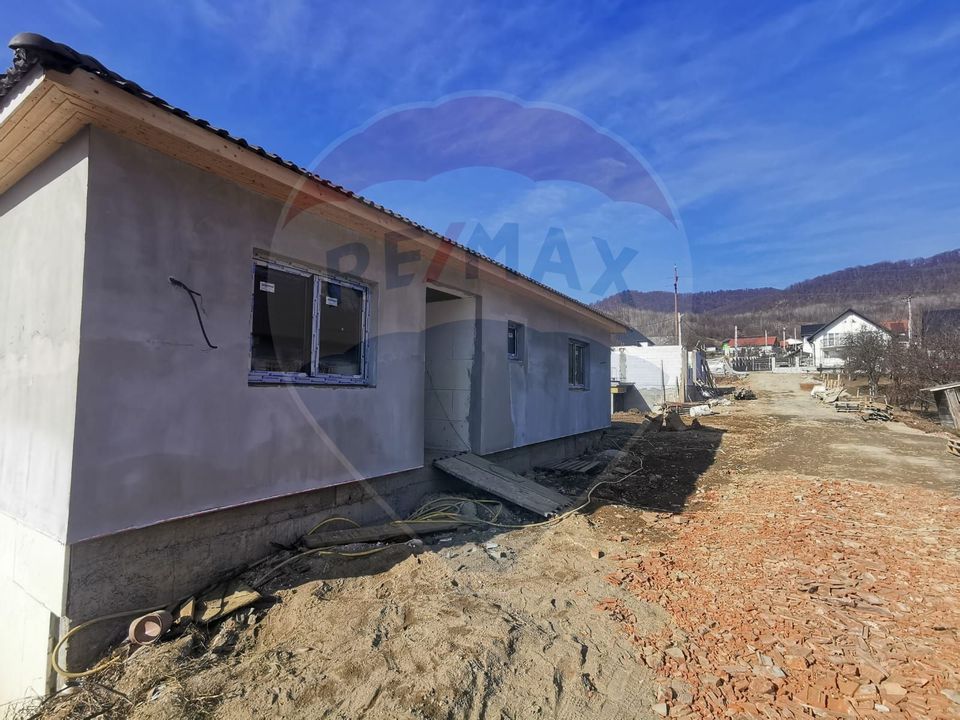 Casă / Vilă cu 4 camere de vânzare