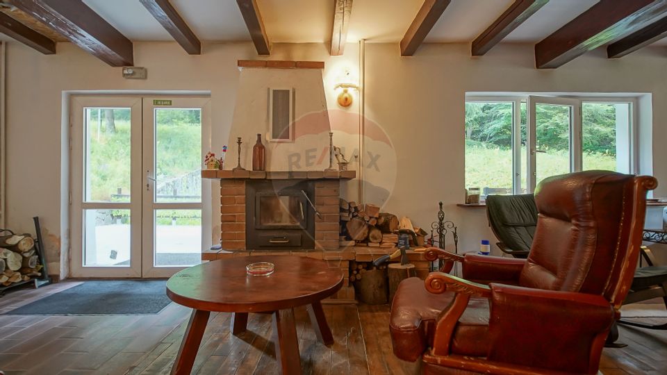 Vila cu potential turistic in Predeal privelisti si liniste montana