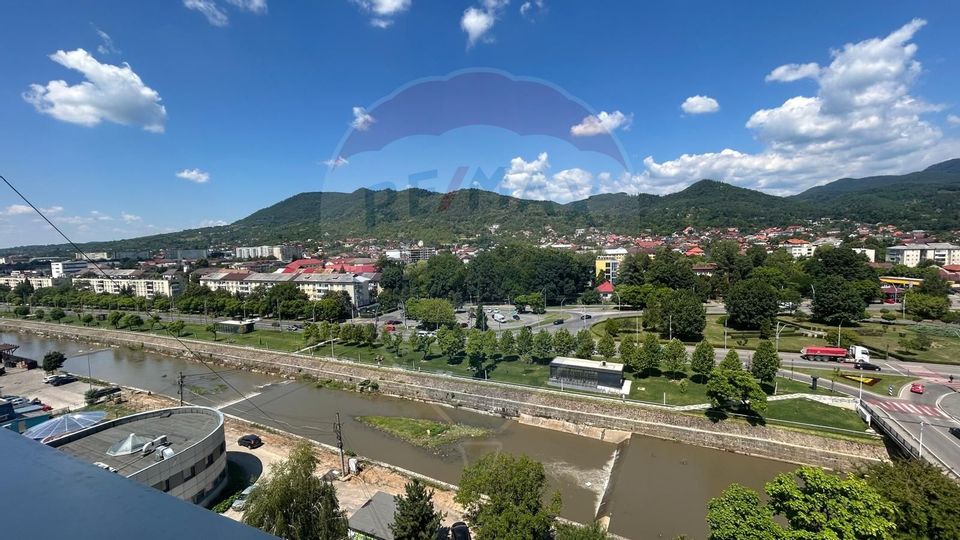 APARTAMENT CU PRIVELISTE IN ZONA ULTRACENTRALA