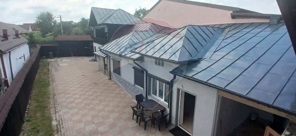 8 room House / Villa for sale