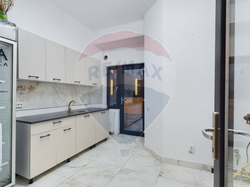 4 room House / Villa for sale, Eroii Revolutiei area