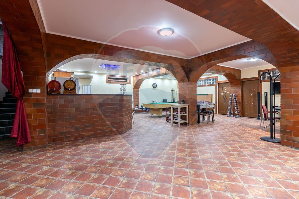 Villa for sale 14 rooms/SWIMMING POOL/ GENEROUS LAND/ BRAGADIRU-ILFOV