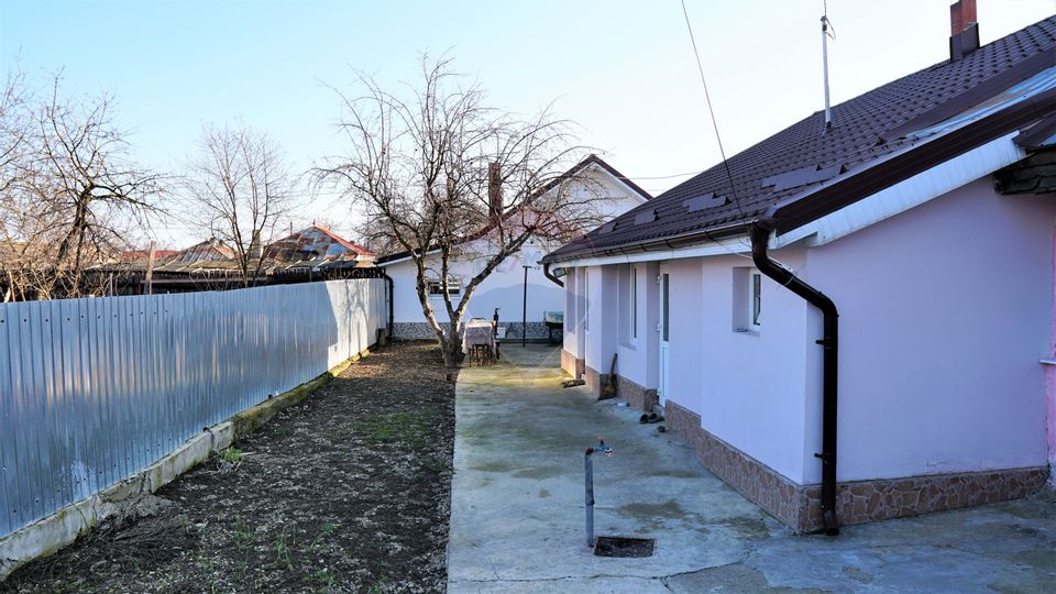 6 room House / Villa for sale, Serbanesti area