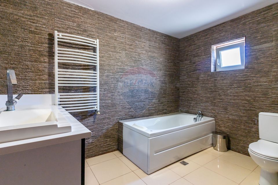 A House Like Home, beautiful courtyard 1950sqm, near the Green Quarter