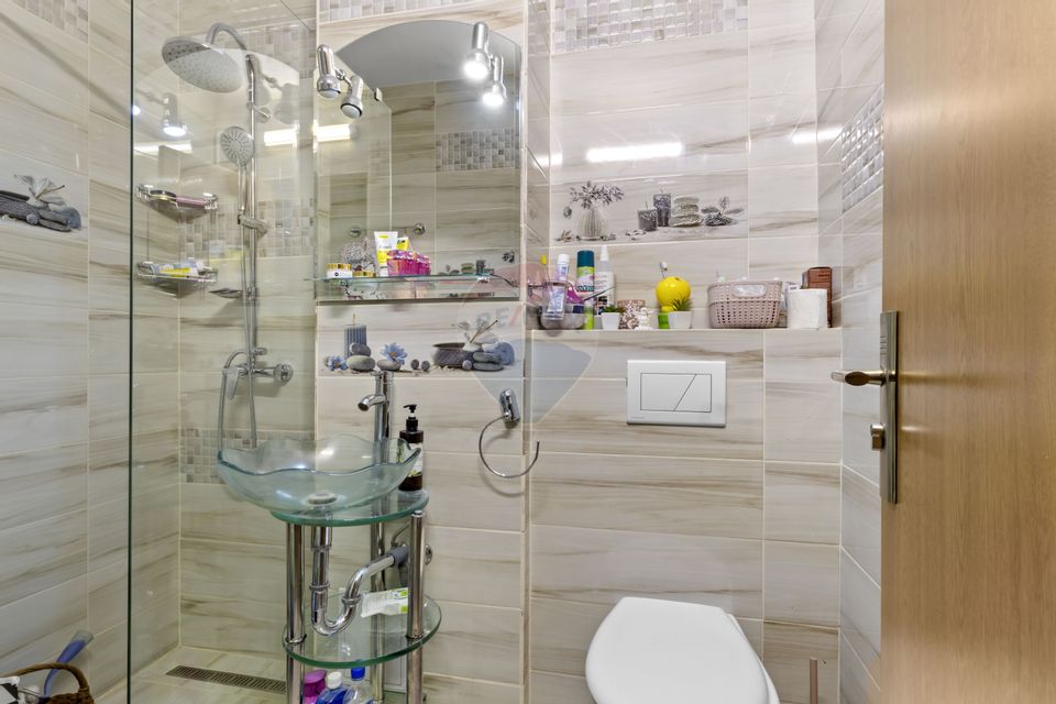 Apartament cu 5 camere decomandat de vanzare in Micalaca,Arad