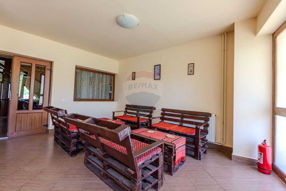 Hotel / Pensiune cu 10 camere de vânzare/Vama Buzaului