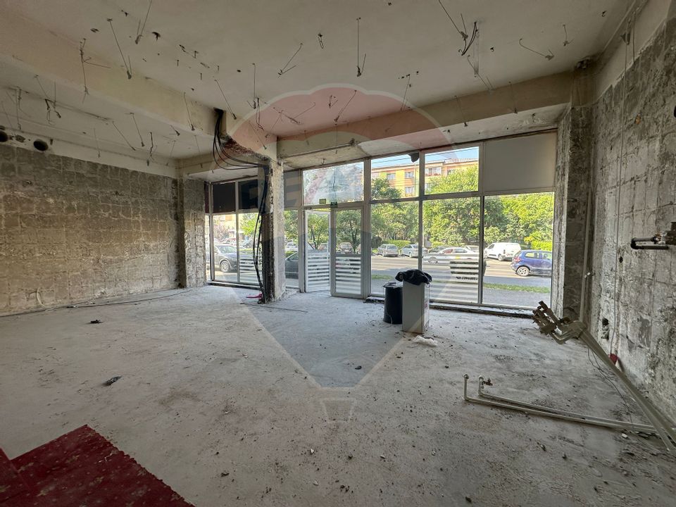 Spațiu comercial de 141 mp - DE INCHIRIAT