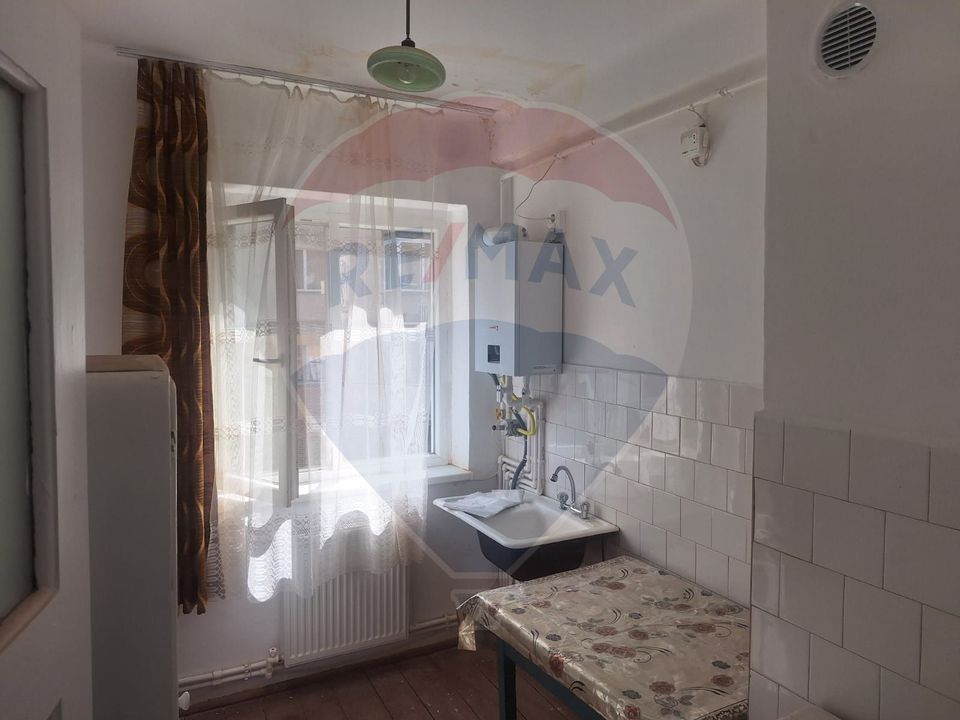 Apartament cu 2 camere în zona Central Simeria, Hunedoara