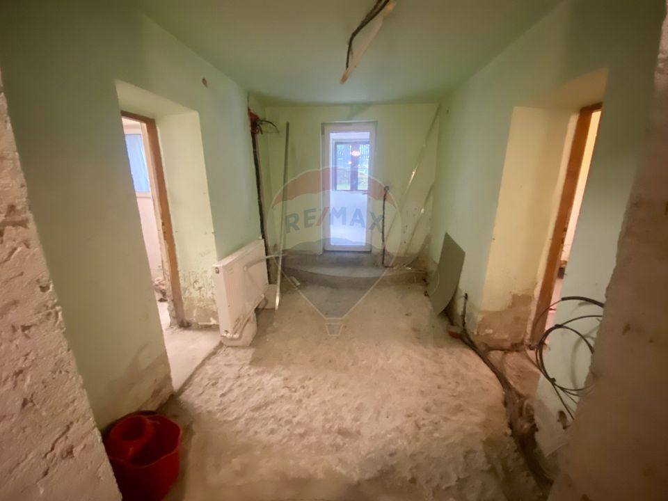 Vilă cu farmec istoric în Bușteni, pensiune sau locuință de vacanță!