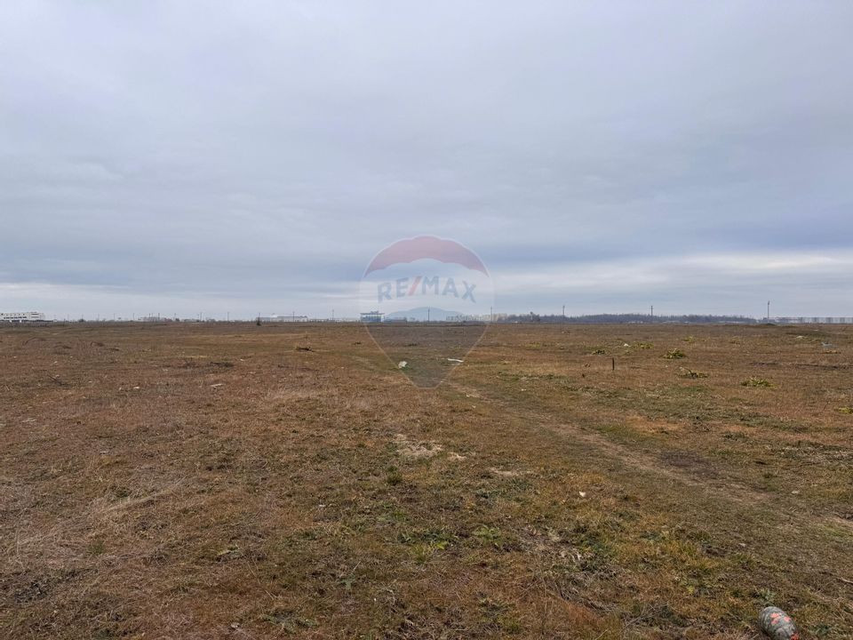 Land for sale 9000 sqm within the built-up area Scoala Americana
