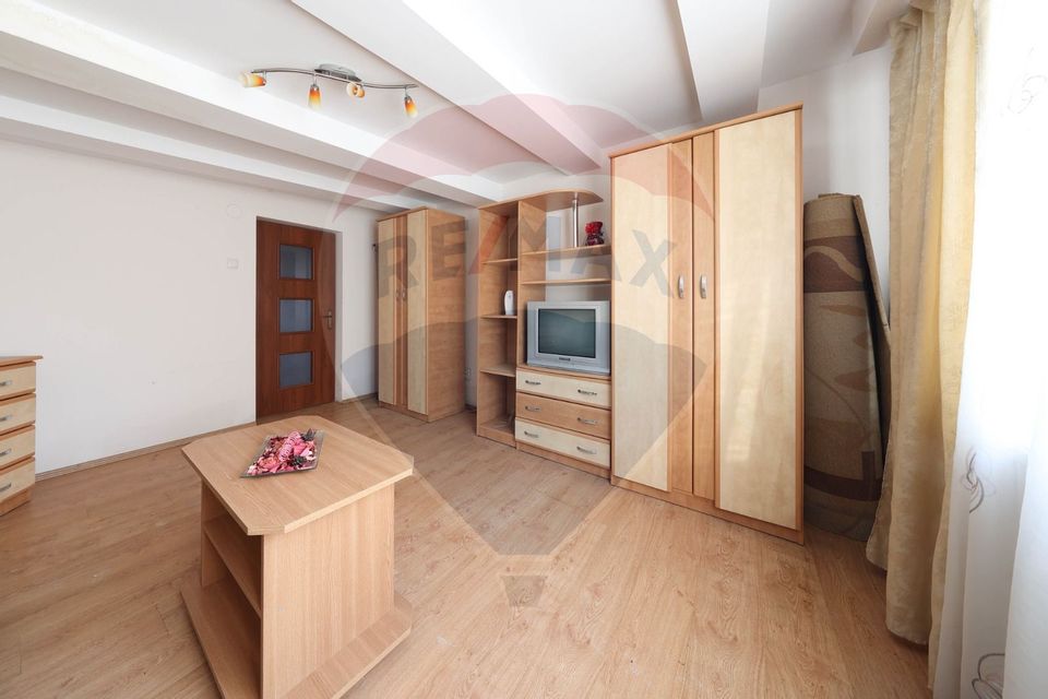 Casă cu 1 camera de vânzare în zona Centrul Istoric