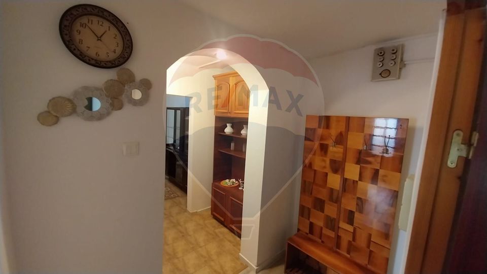 Apartament cu 3 camere decomandate în Lapus-Decebal