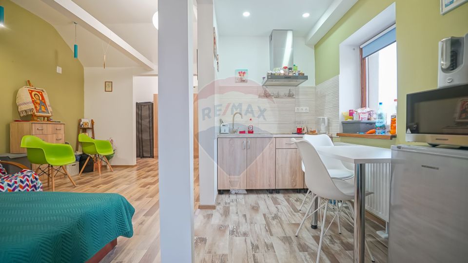 Casa multifunctionala, locuinta si destinatie comerciala Scriitorilor