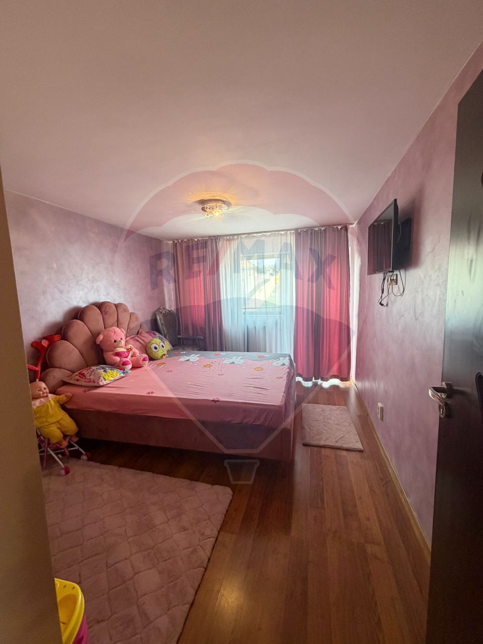 5 room House / Villa for sale, 1 Mai area