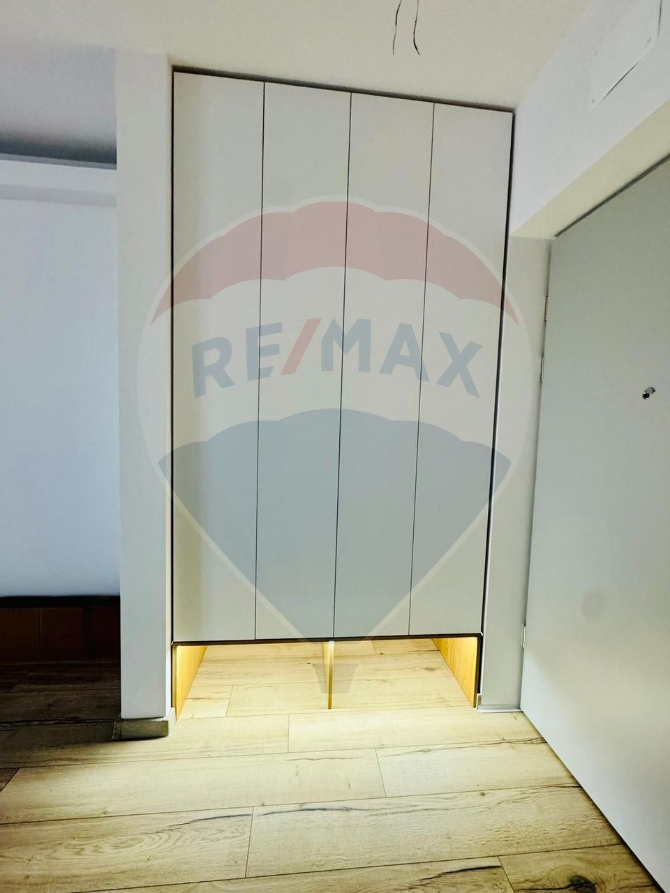 Apartament cu 3 camere de vânzare în zona Central